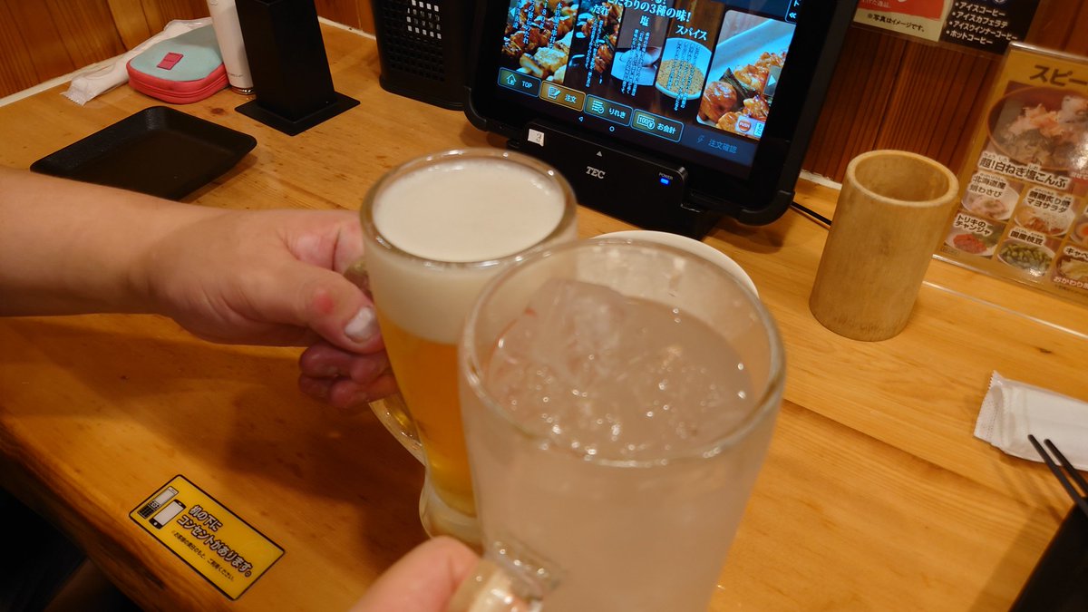 naokichi85's tweet photo. 幕張メッセでのアニサマ。不安だらけだったけど、行ってみたら結構良かった。セトリが強い
S席ガラガラで人いなかったからステージよく見えたのもあるけど、幕張今年限りと割り切って来年はSSA帰ると信じて楽しむしかない。明日もよろしくお願いします。
#アニサマ2026Day1 https://t.co/PKWUa5rQKf