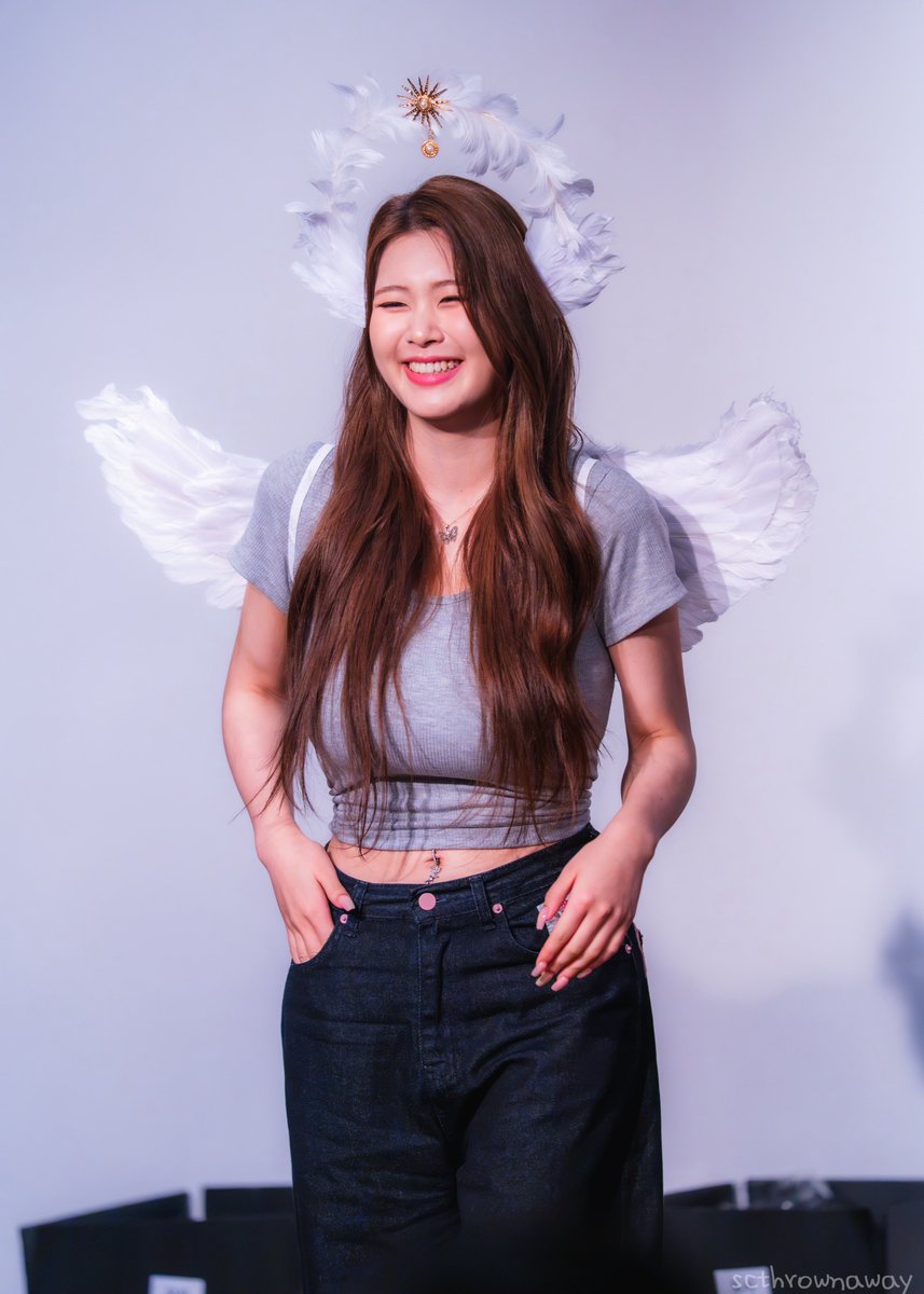 scthrownaway's tweet photo. Happy Swan Day!!!
I hope you have a wonderful day full of so much love and happiness!!!
Thank you for all your hard work and sharing your amazing talent with us! 🥹🫶
#SWAN #수안  #Love_is_Swan #사랑은_수안이야 https://t.co/SNScnhNfTV