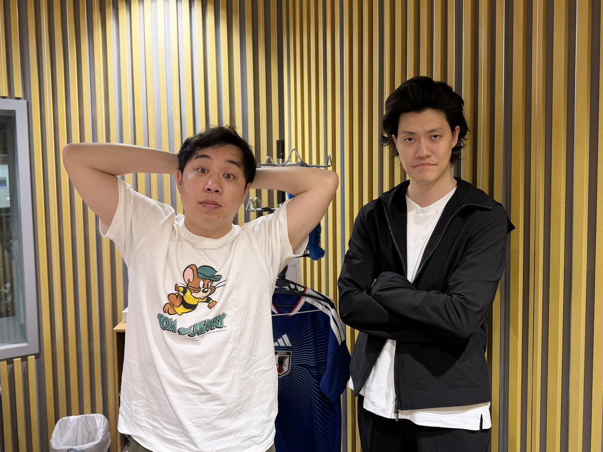 shimofuri_ANN's tweet photo. #霜降り明星 のオールナイトニッポンは
このあと25時から生放送!

#️⃣ #霜降り明星ANN

🔽radikoで聴けます🎵
https://t.co/gE8u1Zased https://t.co/1bBl6IN54U