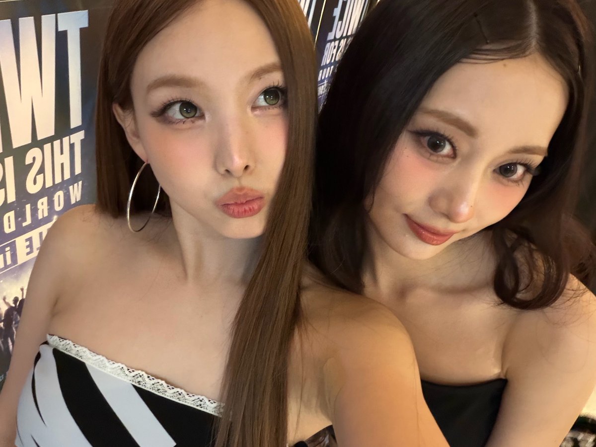 imnayeonarchive's tweet photo. NAYEON &amp; TZUYU THE VISUALS DUO https://t.co/EbcaAhXrMb