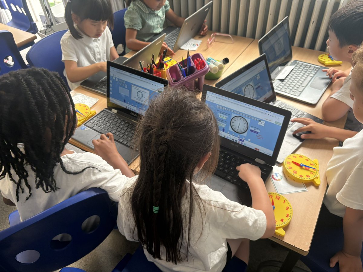 ManorParkSchSM1's tweet photo. Year 1 have been learning about time this week. They have practised identifying oโclock and half past times as well as drawing them themselves โฐ๐ฐ๏ธ #MPPAmaths #WeAreLEO https://t.co/knD12AfXhi