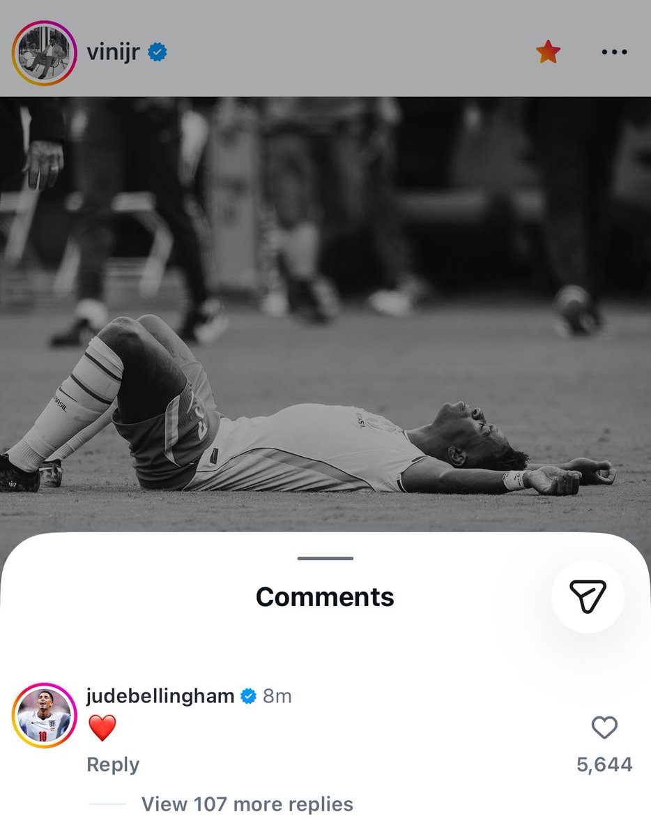 theMadridZone's tweet photo. Jude Bellingham showing support to Vini Jr. 🤍 https://t.co/FA7gMOvKct