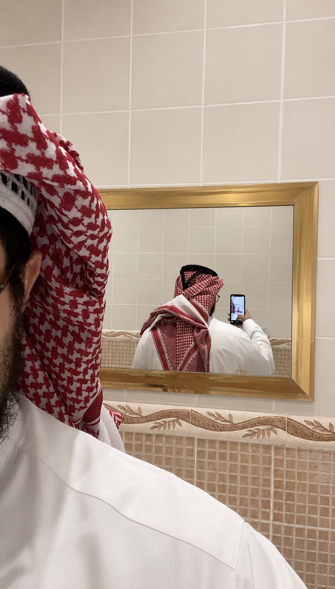 7ill_ill's tweet photo. وشلون أملّ المكابر فالأمور الكبار
و الكبريا جزء من نفسي و تكوينها https://t.co/a71glJB8U9