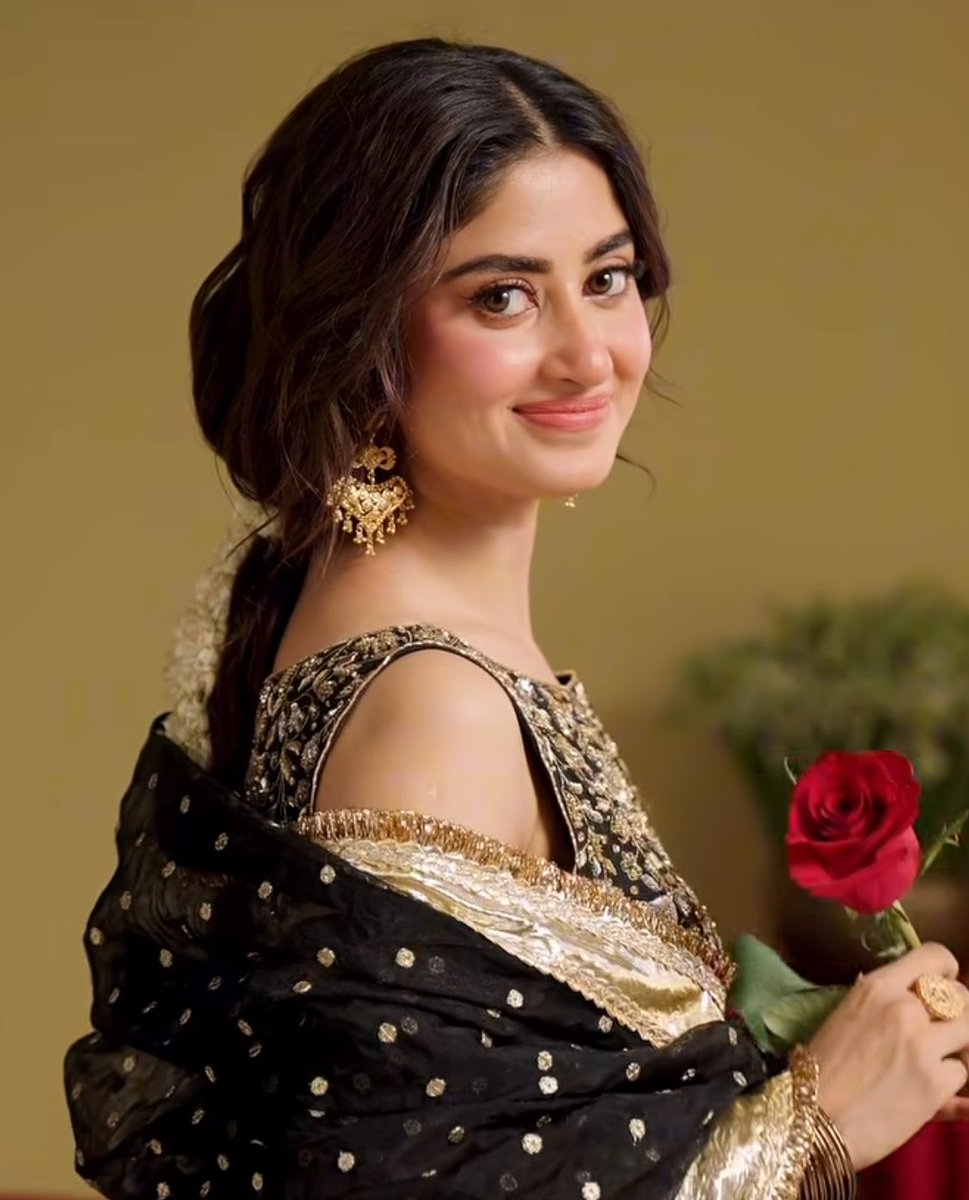 edixposts's tweet photo. sajal from maya’s lens 🥺🩷 https://t.co/88Uxr4oTJY
