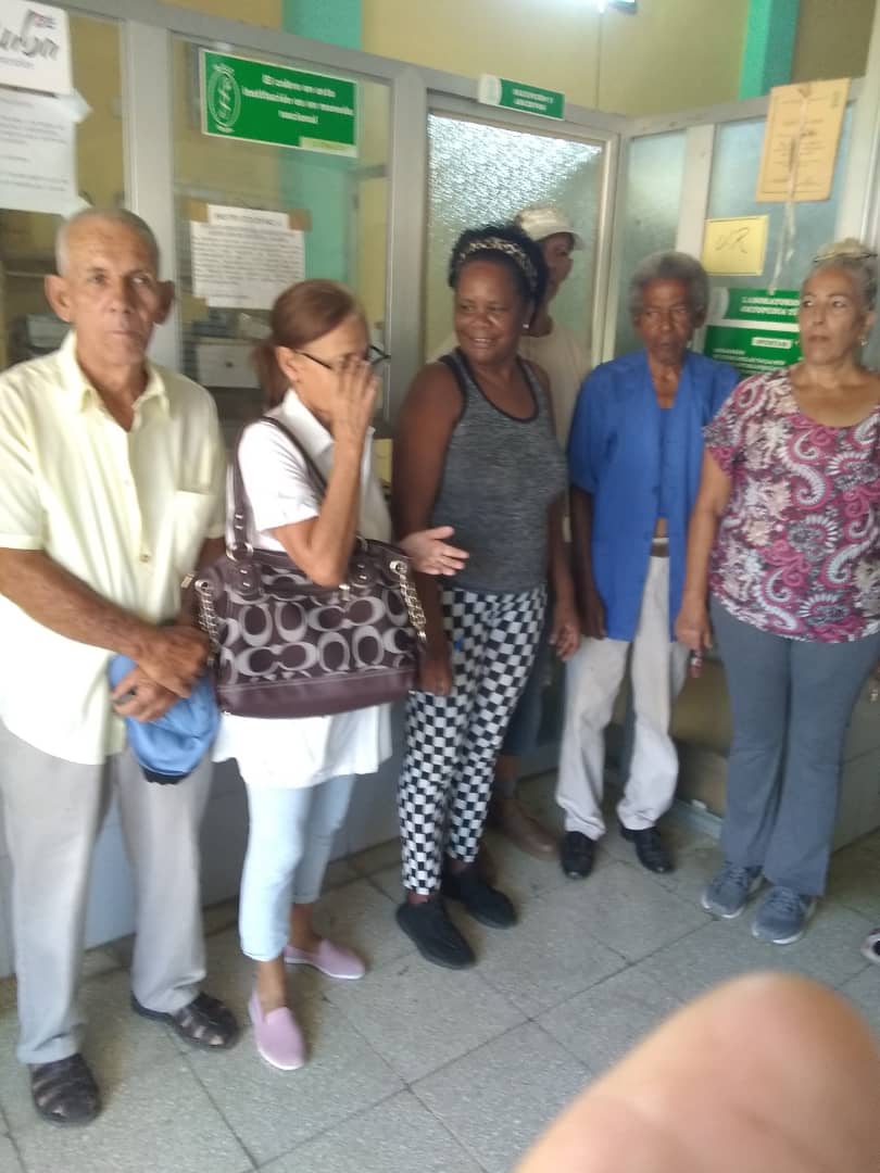 Lienau2205's tweet photo. Se realiza charla educativa sobre el uso del hipoclorito en el agua,para combatir las EDA en el centro laboral CUBA-RADA en el municipio Güines en #Mayabeque
#CubaPorLaVida https://t.co/QCDvwLNyr5