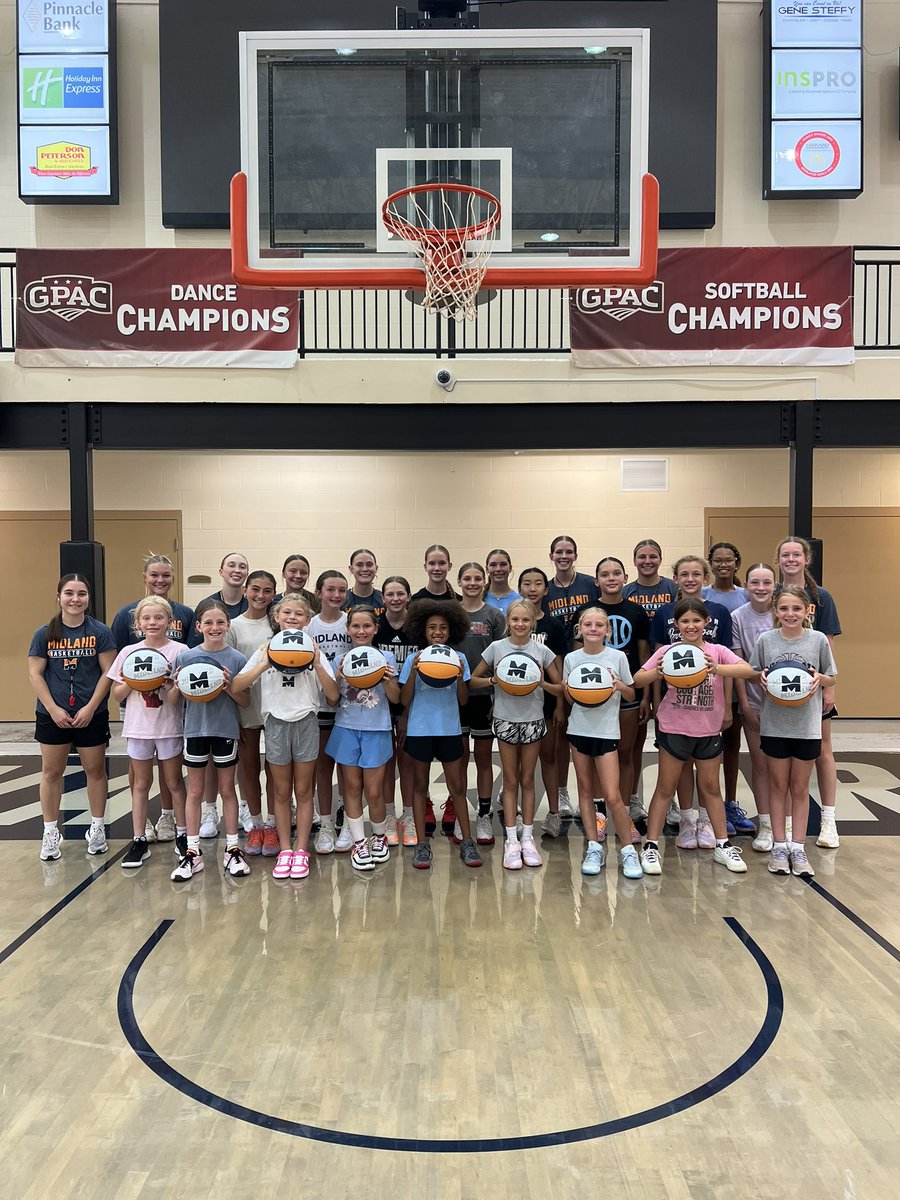 Midland_WBB's tweet photo. Thank you to all the girls who joined us at camp! We loved having you and hope you had as much fun as we did. We can’t wait to see you cheering us on at a game this winter! 🧡💙 https://t.co/4qM3JKQcFc