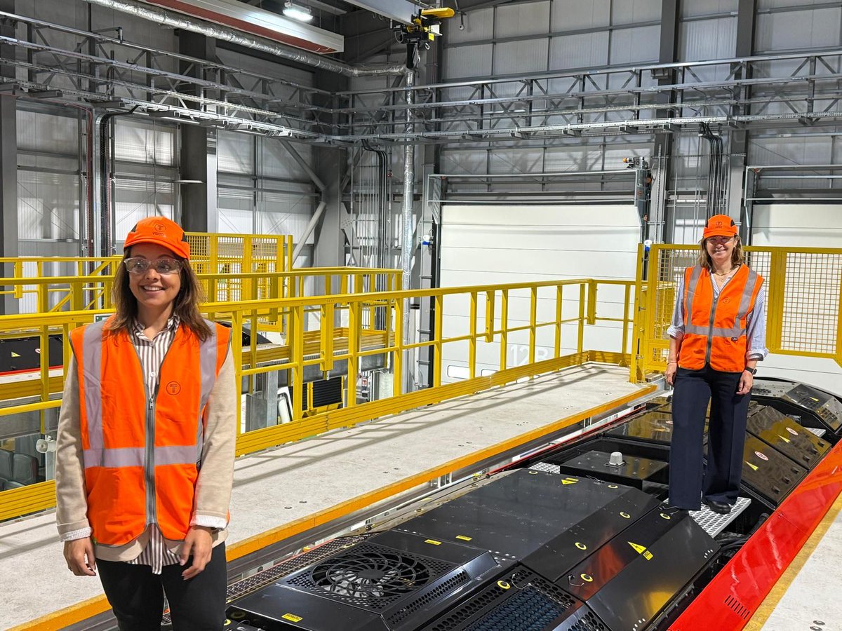 AnnaMcMorrin's tweet photo. Have you been on one of the brand new tram trains yet? 
This is what they look like on the roof and in the drivers seat!! 🚆👀

They’re being rolled out across the valley lines. https://t.co/hGAsAecO5S