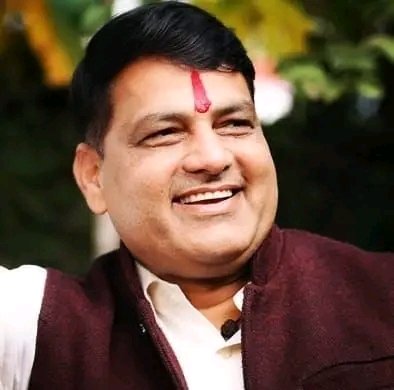 priyanshu__63's tweet photo. मध्यप्रदेश की दतिया सीट पर "दामोदर सिंह यादव" के प्रभाव से घबराकर भाजपा ने पूर्व गृहमंत्री नरोत्तम मिश्रा का टिकट ही काट दिया है 😂

नरोत्तम मिश्रा की जगह आशुतोष तिवारी को टिकट दिया गया है

इस सीट पर @AzadSamajParty भारी मतों से विजयी होने वाली है। आजाद समाज पार्टी का पहला विधायक दतिया से बनने जा रहा है!!

@DamodarSYadav @BhimArmyChief