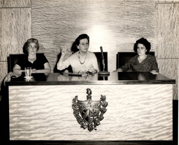 BandecGuantanam's tweet photo. 10/07/1948: Constituida en La Habana la Asociación Cubana de Bibliotecarios, actual #ASCUBI.
Entre sus principales objetivos ha estado fomentar el interés por la lectura, imprescindible para el desarrollo espiritual de todos los cubanos.
#TenemosMemoria
#BancariosCubanos https://t.co/HmvXBRmdtL