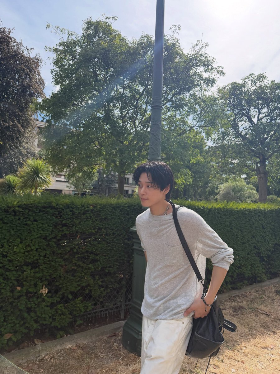 115kitten's tweet photo. 260711 #주연 인스타 

Monet

Walk

Park

Walk

bookstore

Thinking 

I bought Notebooks

Menu

Milkshake 

Icecream https://t.co/hVcMiCeNdn
