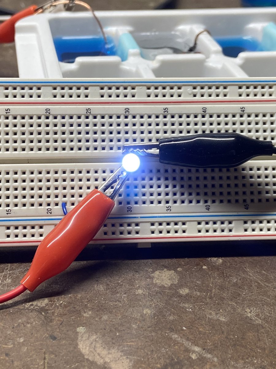 realQFS's tweet photo. I made a four-cell series Daniell cell just for fun. https://t.co/nIa7yYQOM9