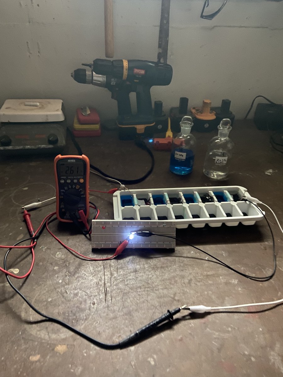 realQFS's tweet photo. I made a four-cell series Daniell cell just for fun. https://t.co/nIa7yYQOM9