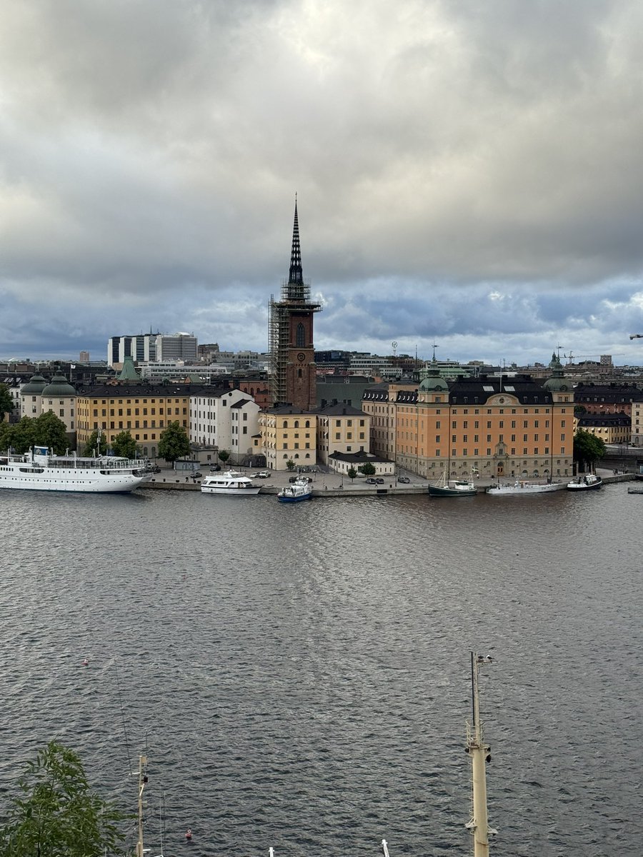 bluepapery's tweet photo. Stockholm🛕 https://t.co/92pZADHfkj