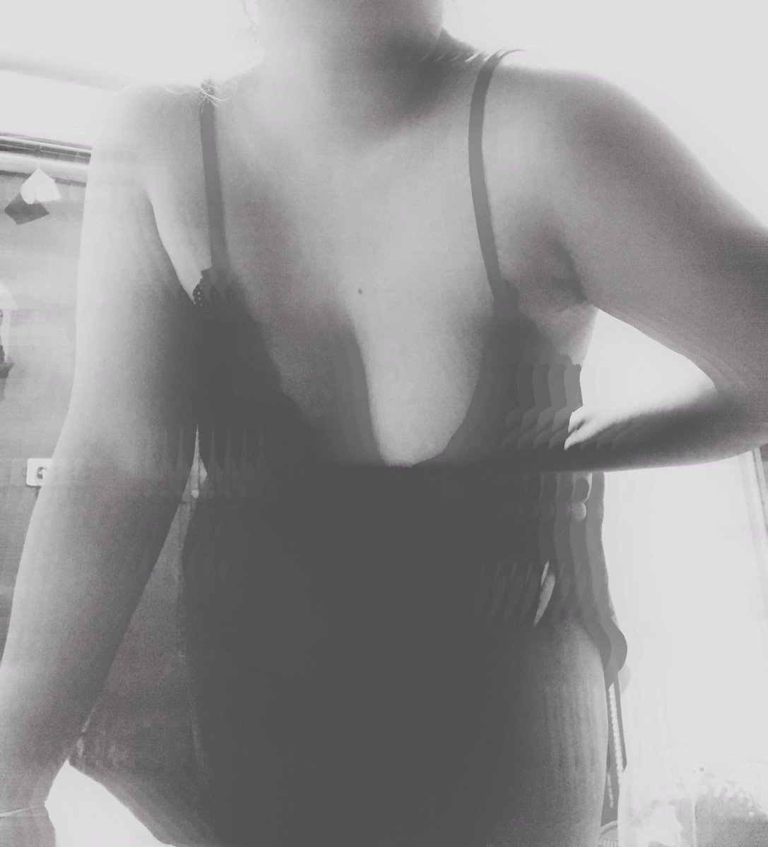 noerillaz's tweet photo. Foto kita blur~ https://t.co/W6u5rLpa49