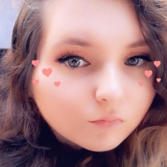 Queengoddess97T's tweet photo. @SlightlyTilted7 I’m here no worries 😌 on your knees and drain your wallet to me 
$pandalover977 https://t.co/j4H5lunGVH