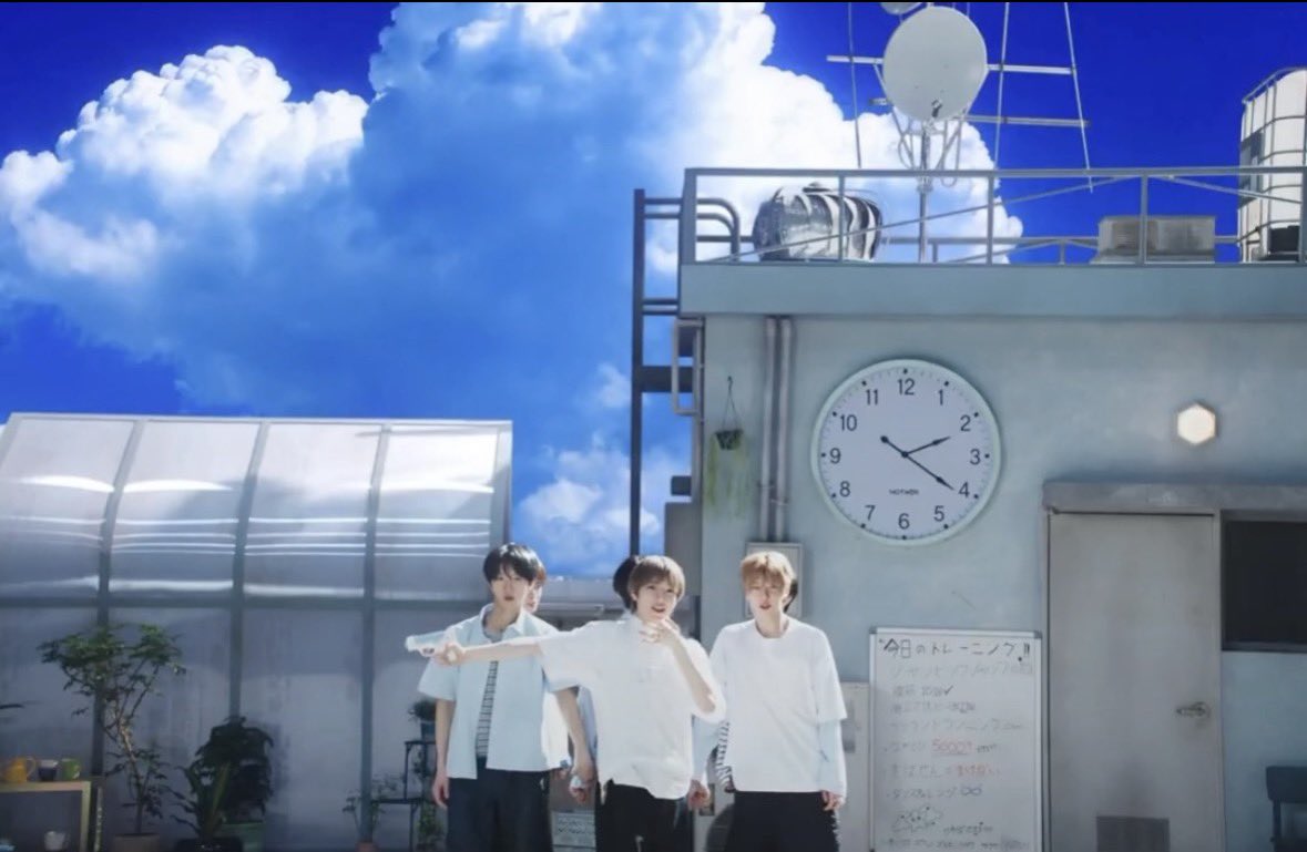 kiminowish's tweet photo. wait, does the clock say 2:21 pm as in wish debut date?? 🥹 https://t.co/uFTVCMQdZg