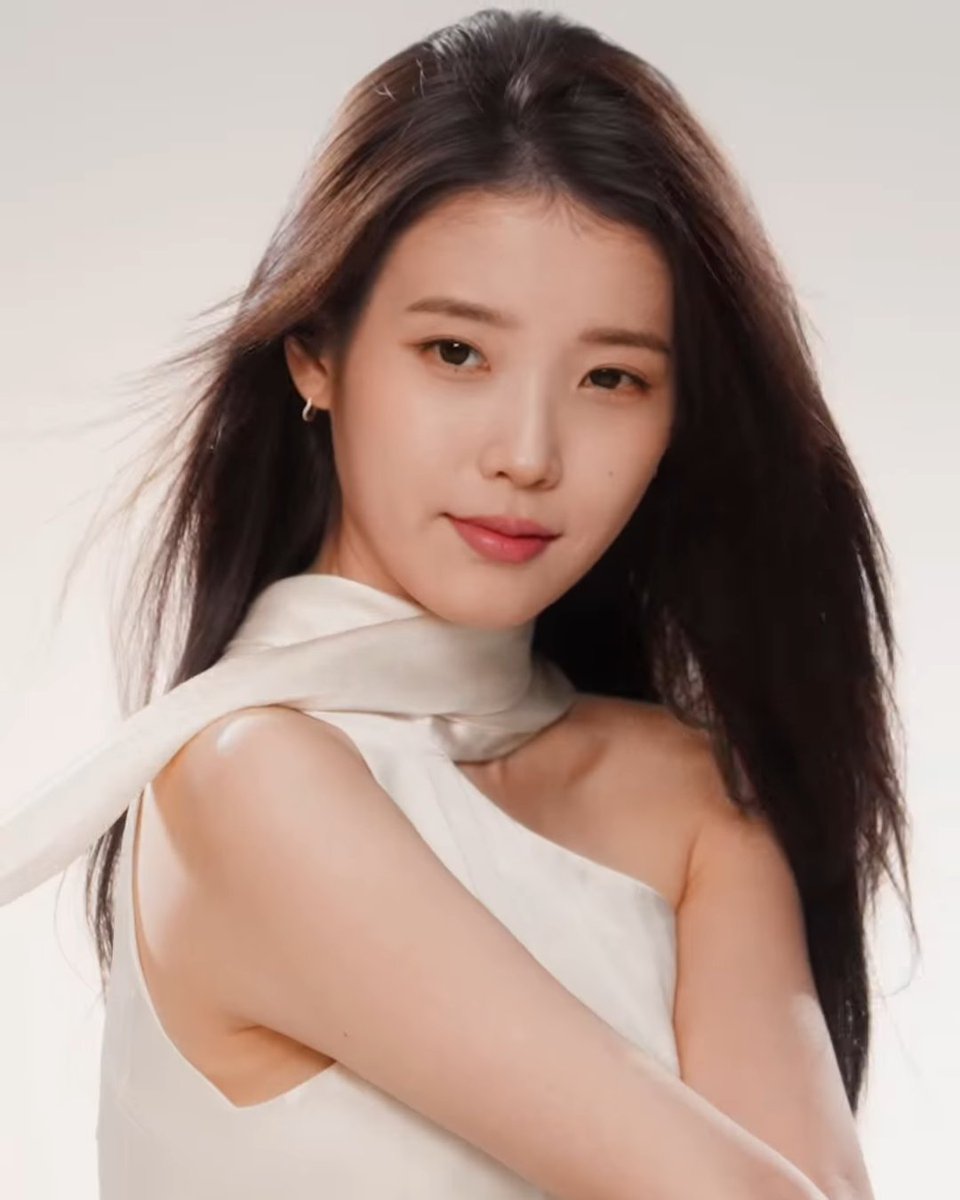 ioiuaena's tweet photo. the most gorgeous girl ever is she even real 🫠 https://t.co/WjpBszOLdv
