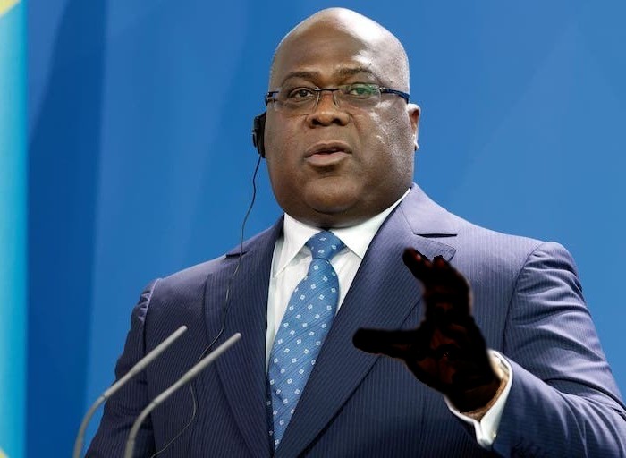 bob_vanderhoeve's tweet photo. @afrikarabia Qui pourrait bien être cette main noire 😱 https://t.co/OIPmBtTA0e