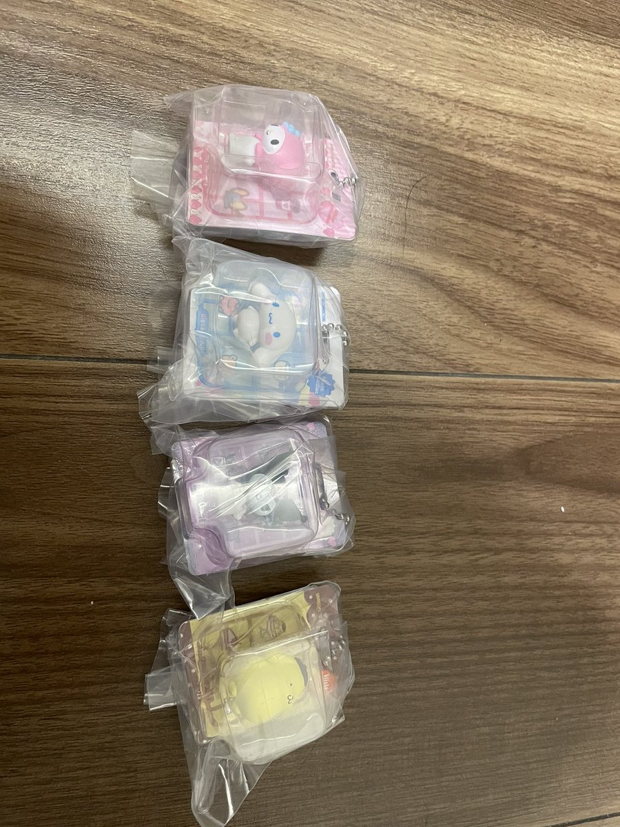 ra_menman14's tweet photo. @R_HKD_emblem 検索より失礼致します。
パッケージミニチュアコレクションのマイメロ、クロミ、ポムポムプリン、シナモンを未開封で所持しております。
キーリングのキティ、ウサハナ＞けろけろパーティのシナモン・キティ＞クロミで交換可能な物はありますでしょうか。
ご検討よろしくお願い致します！🙇🏻‍♀️ https://t.co/3FEZyu352i