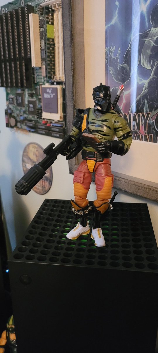 Cunningslam81's tweet photo. #favorite #gijoeclassified #darklon #customs #customfigures #cunninghamkreations
New kicks. And a solid "copper awarard" from Destro. What do you think? https://t.co/TRpuhldwez