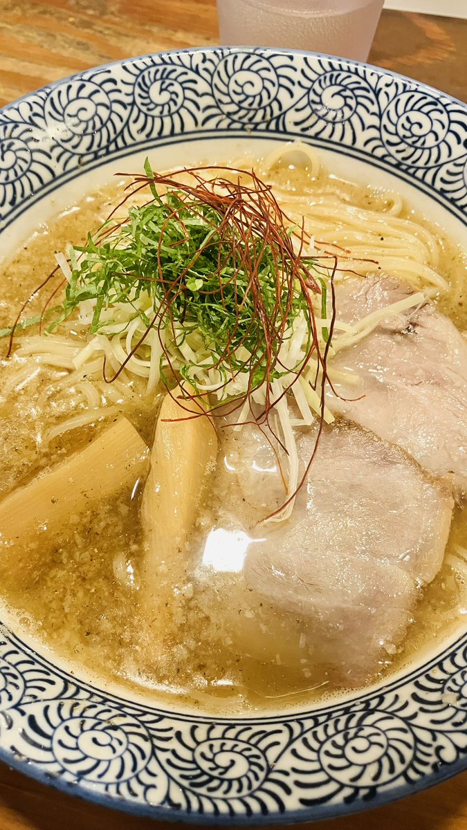 _AkuRA_'s tweet photo. 飲み会終わり、
終電ダッシュ前の。🧂🍜

 #あくらーめん https://t.co/droFgFpAbP