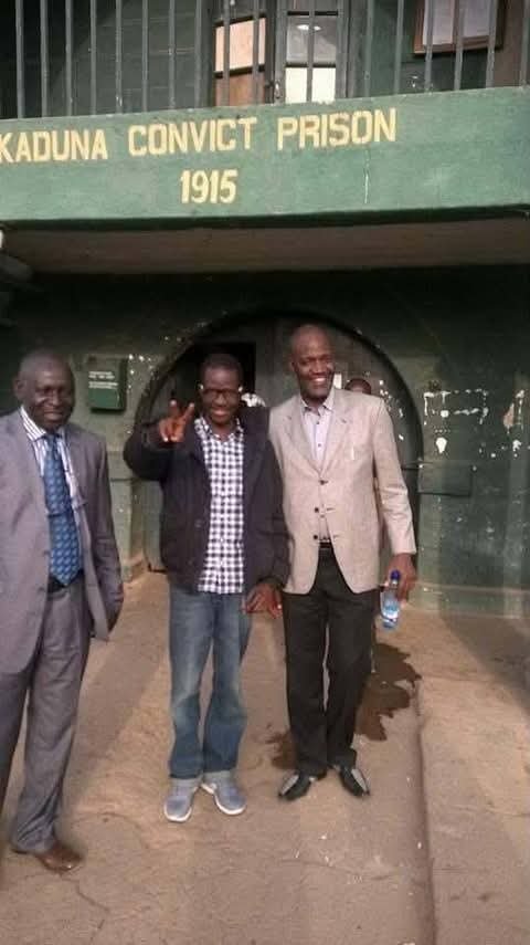 AbbaM_Abiyos's tweet photo. This is Mr John Danfulani , a lecturer at the Kaduna State University. This picture was taken in 2016 when he was released from prison. His only 'crime' was criticizing the excesses of Elrufai when he was governor of Kaduna State. His wife, relative and friends pleaded for the innocent man to be released, but Elrufai refused. 

Now, Elrufai's wife that I saw yesterday whining and shedding tears, or whatever was on her face, never urged her husband to release Mr Danfulani when his wife was begging for his release. Felt nothing for another man's wife when she was begging for her husband's freedom. 

It's good to feel what others felt! Karma is a black mamba.

FB- Stephen Adinoyi