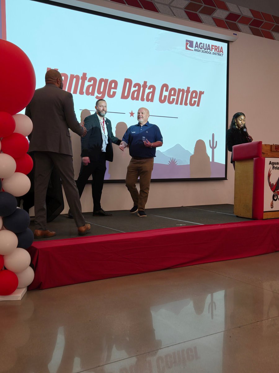 Vantage Data Centers tweet media