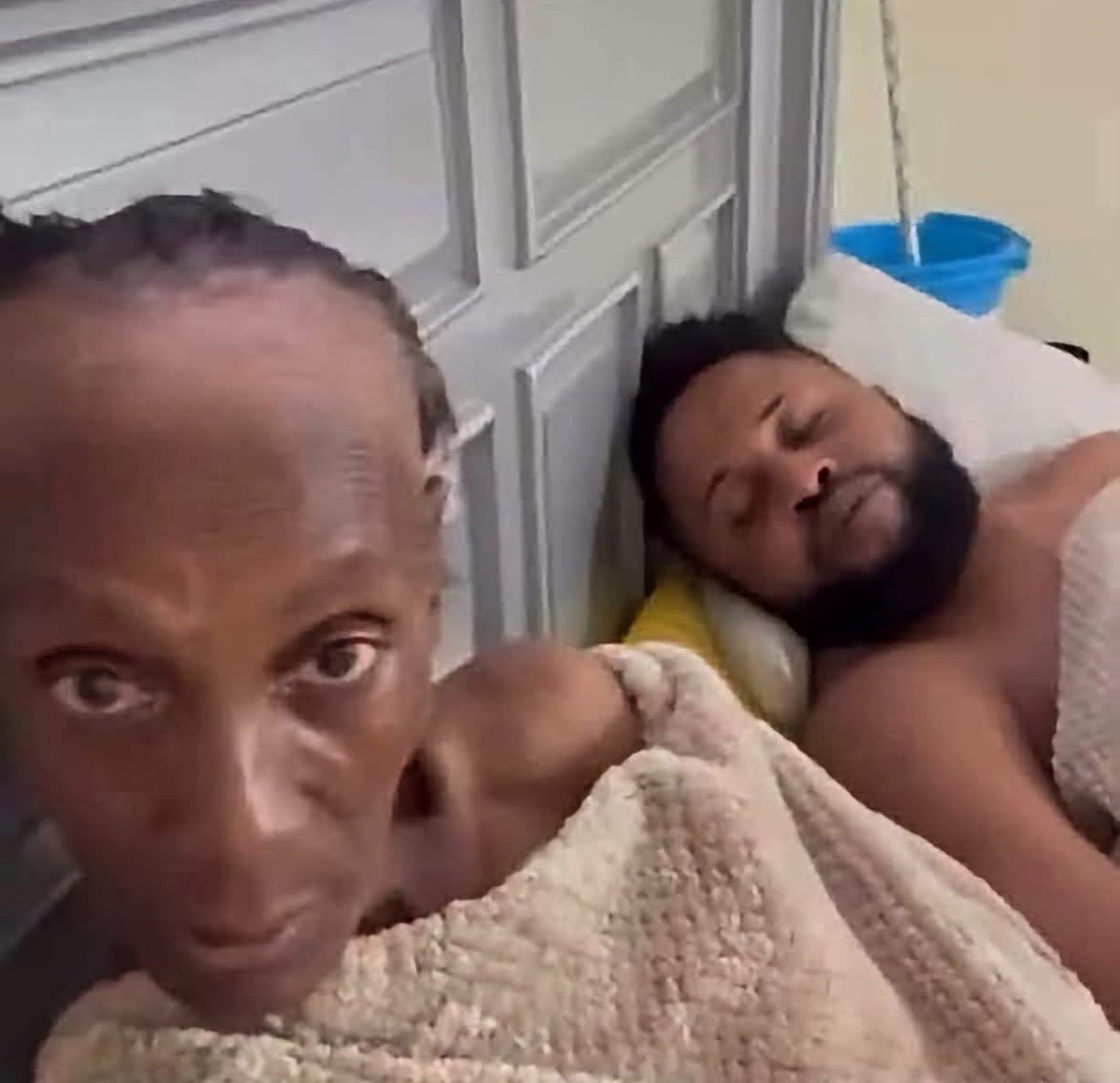 GuyMr10's tweet photo. You go dey sleep after work ke 😂 https://t.co/AqVGQpFM5I
