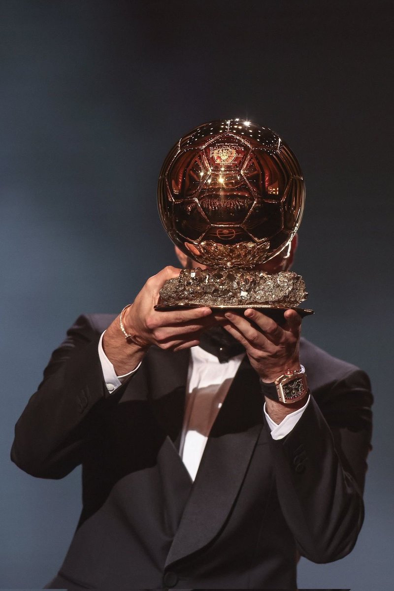 Mercado_Ingles's tweet photo. 🚨🌎 𝗔𝗛𝗢𝗥𝗔 Kylian Mbappe es candidato NUMERO 1 para ganar el BALÓN DE ORO este año superando a Harry Kane segun Polymarket.

🇫🇷 28% - Kylian Mbappe
🏴󠁧󠁢󠁥󠁮󠁧󠁿 25% - Harry Kane
🇫🇷 15% - Ousmane Dembele
🇦🇷 13% - Lionel Messi https://t.co/DBzK14dKvK