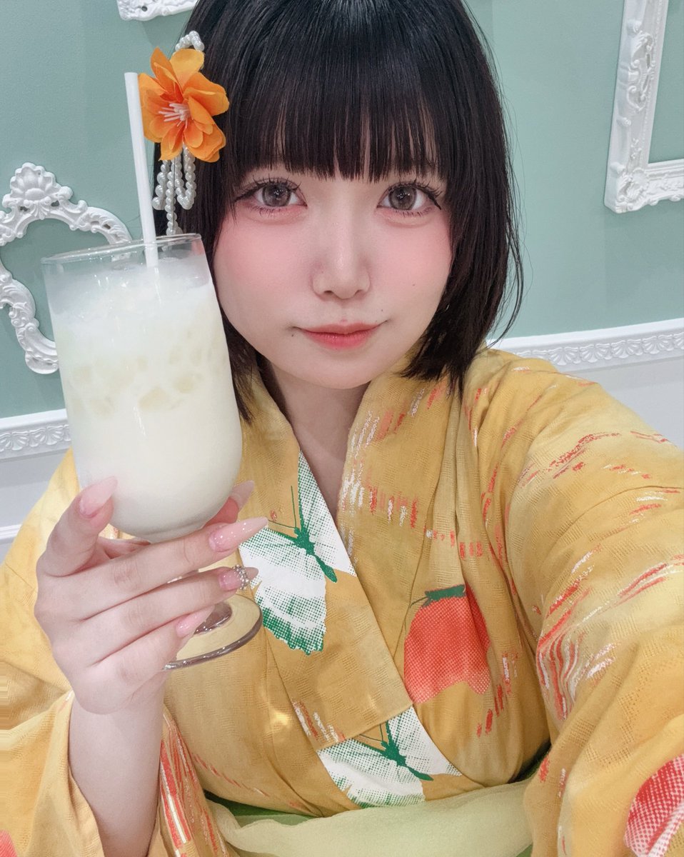 ui_nijicafe's tweet photo. おきゅおわです*͈ᴗ͈ˬᴗ͈ෆ   今日もありがとう！ドリンクお菓子もありがとうね！いっぱい酔えて楽しすぎた！>  ̫ < 浴衣もどーでしたか！黄色でおりました！明日もいるから待ってるね·͜·ᰔᩚ
ALTも書きました！読んでね𖦹' ‐ '𖦹 https://t.co/zIFwZC6703