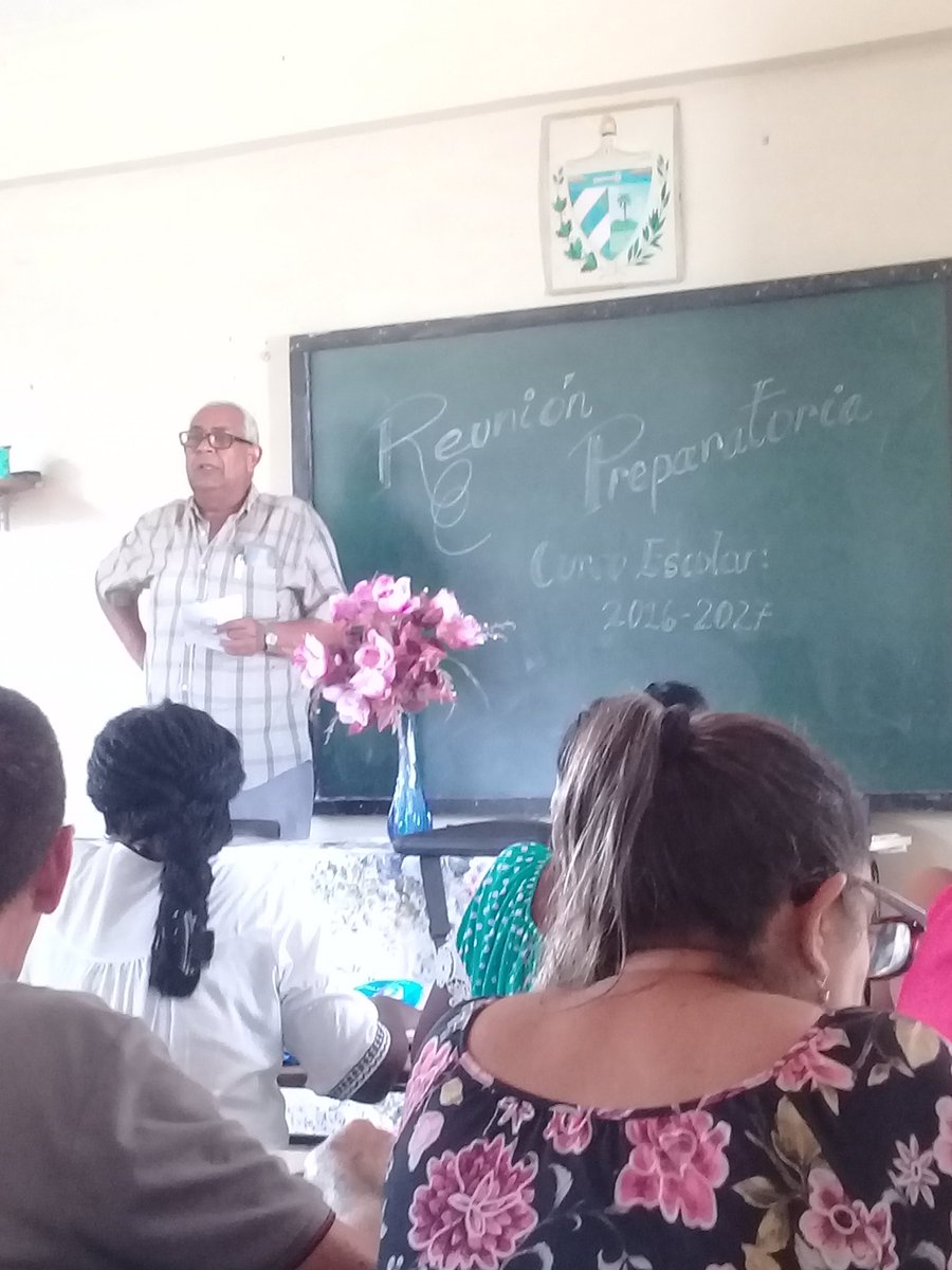 DMEQuiviMayab's tweet photo. #SeminarioMunicipal en #EducaciónQuivicán 
El sistema de trabajo político-ideológico en las condiciones actuales, tema de gran importancia impartido por el Lic. Gilberto Vega https://t.co/hXPazEQdjs