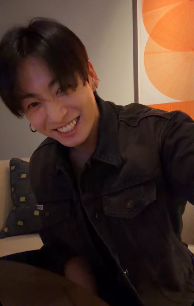 97JKVxx's tweet photo. จองกุกน่ารักมาก ยิ้มหวานน่ารักสุดๆ https://t.co/MmFEQuU5bk