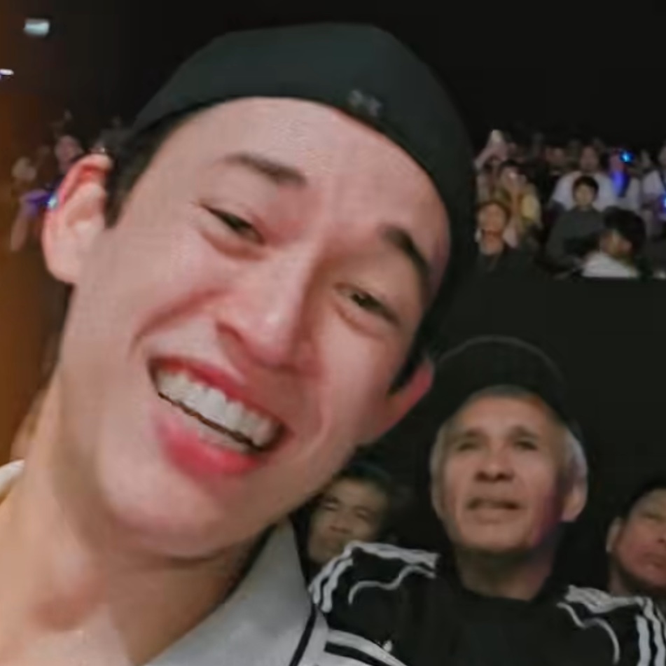 gawiincatskey's tweet photo. hari ku sudah membaik liat senyuman dan ketawa ini, i love you gawin caskey https://t.co/MZvRxd78dV