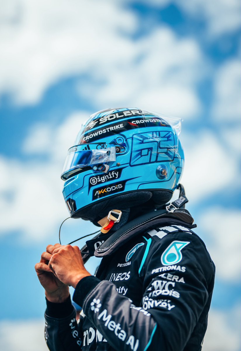 inforussellbr's tweet photo. 🗣️ | George Russell – em entrevista ao Daily Mail – deixa um recado bem importante sobre a sua mentalidade e críticas:

"Se gostam de mim, ótimo. Se não gostam, não vou perder o sono por causa disso." 

"Não estou dizendo que hoje eu seja completamente despreocupado, mas, quando era mais novo, eu me preocupava mais em agradar os fãs ou em fazer coisas que não eram realmente eu. Nunca dizia 'não' para nada. Talvez eu me importasse mais com a forma como era visto. Agora eu só quero ser eu mesmo. A única opinião que realmente importa para mim é a das pessoas que eu amo."