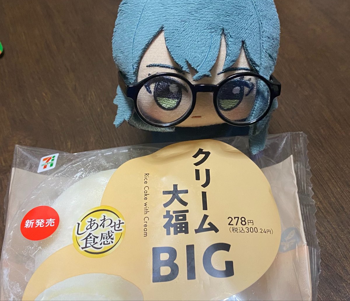 sphere_hiro0715's tweet photo. ちまととろちゃん
買ってたスイーツ食べるよー https://t.co/MdFq85CjiM