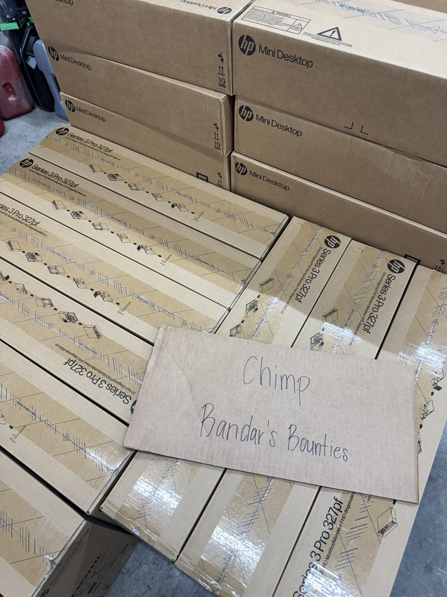 chimpertons's tweet photo. @GlitchedDeals Yo you stole this pic from @BandarsBounties chat. My pic btw. https://t.co/NRFF9jZSJd