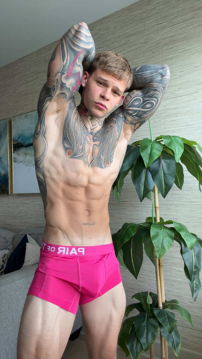 LiamBadBoyXx's tweet photo. every 🏳️‍🌈 man should go unlock my hidden side ;) https://t.co/GNaaLO5esS