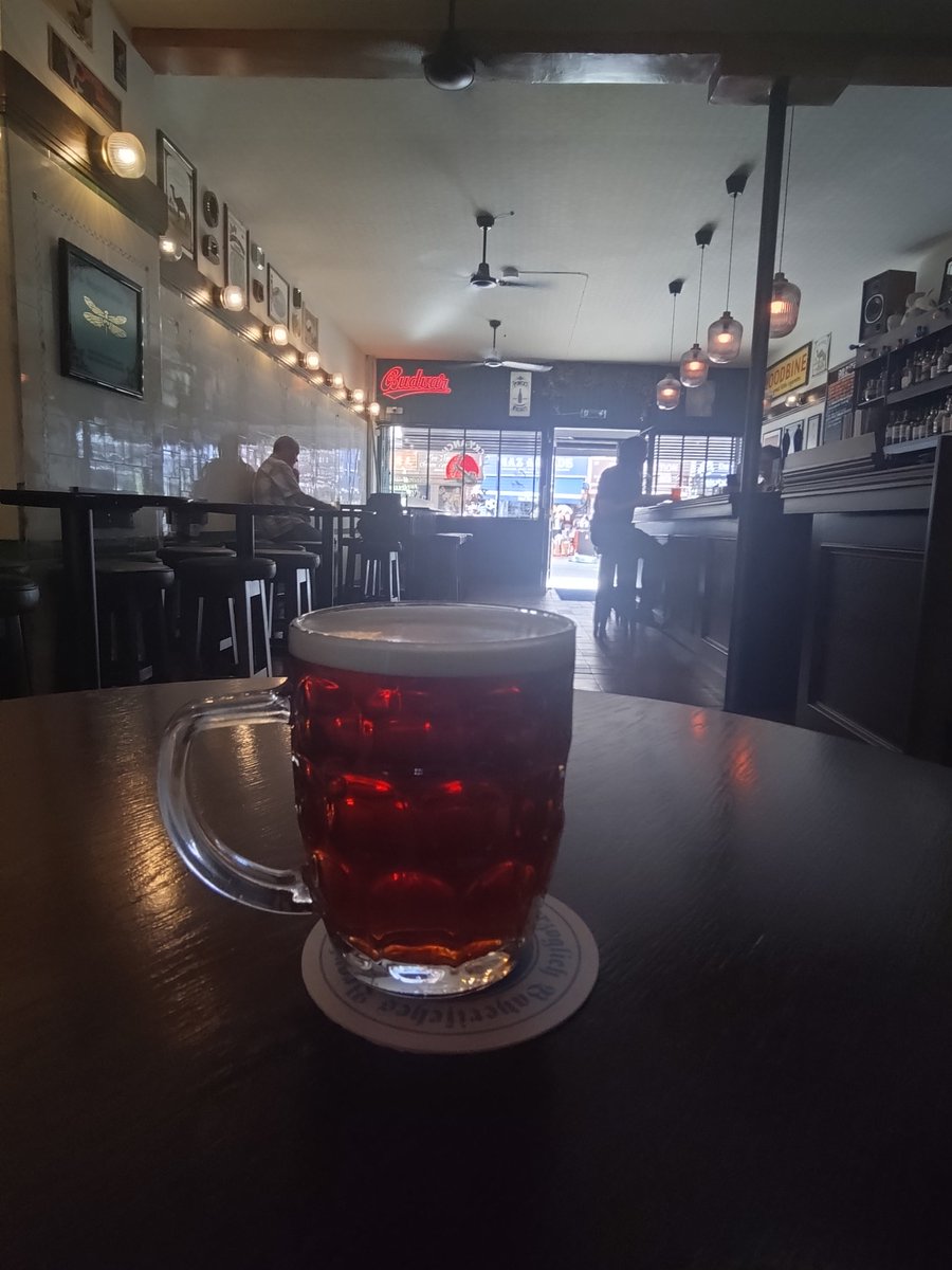 SELondonBoozers's tweet photo. parked the motor outside 🍀⚓ to pop in &amp; cool down... Harvey's Best £5.40... lovely drop 🤌🏻🍻🍻 #SE8 https://t.co/wZ8UDMVFgi