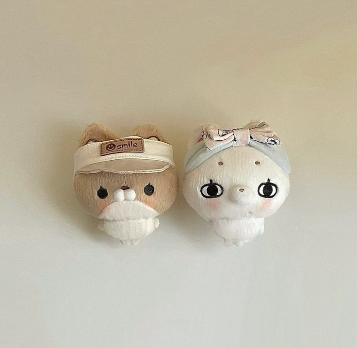 mamel_som's tweet photo. 흐음~~~ 저 부스에 
동물화된 부숭한 인형을 내놓을지  vs  펠트인형을
 조금만 제작해서 팔지 고민이네용.... 
만약 사신다면 어떤 편이 더 좋으시나요?! https://t.co/OaKvElV0R9