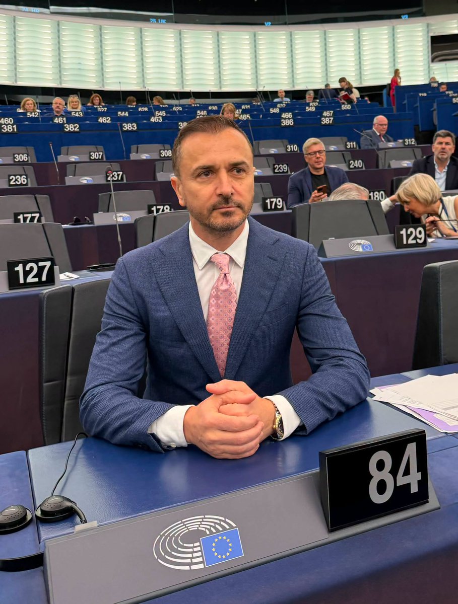 MusoiuStefan's tweet photo. ✅New #help in fertilizer crisis
🚜I voted for temporary #support and for the payment of greater advances for #farmers affected by the increase in fertilizer prices caused by the crisis in the Middle East. https://t.co/c6RrAUwbCQ