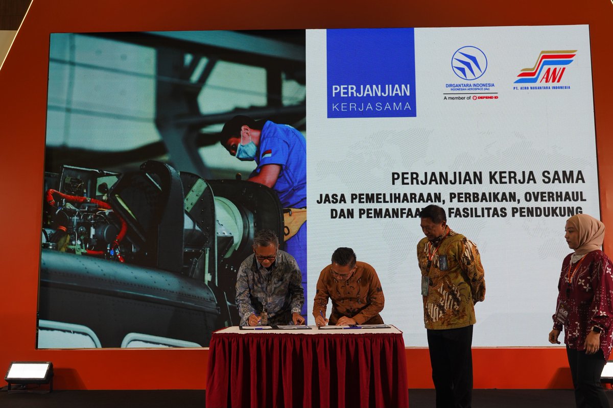 officialptdi's tweet photo. Jakarta Utara (10/07) – Mengawali agenda pada hari kedua pameran IISAR 2026, PT Dirgantara Indonesia (Persero) (PTDI) menandatangani Perjanjian Kerja Sama (PKS) dengan PT Aero Nusantara Indonesia (PT ANI) .
Baca Selengkapnya [ https://t.co/mSIosYpT7Y ] https://t.co/kHa16XPON0