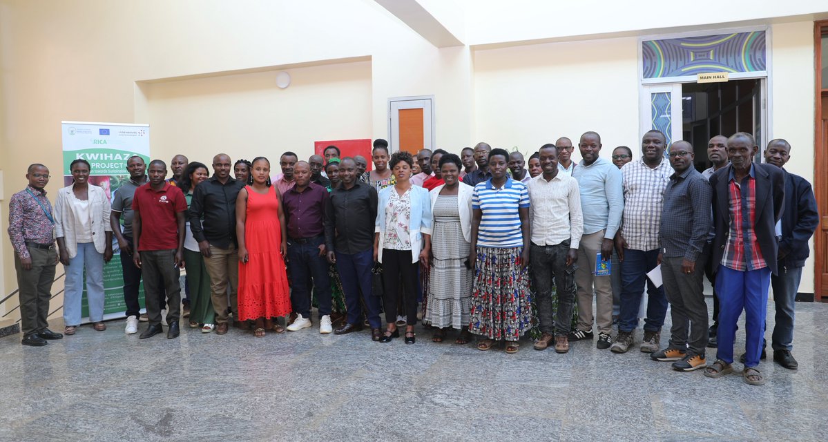InspectorateRw's tweet photo. Today in Karongi, RICA &amp; #Kwihaza Project concluded a nationwide training that equipped 123 fish value chain actors from various districts with knowledge on hygiene, good fish handling practices&amp;compliance with food safety regulations to ensure quality fish products for consumers https://t.co/mi9pMd0GSq