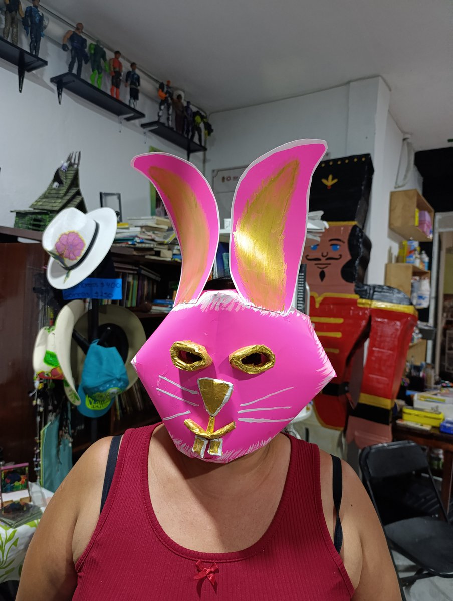IvanCarrilloRio's tweet photo. Primer día del taller de Cartonería en el Estudio Arte Huracán. 

Clase 1. Máscaras. 
Clase 2. Catrinas. 
Clase 3. Alebrijes. https://t.co/SScq4FTB7i