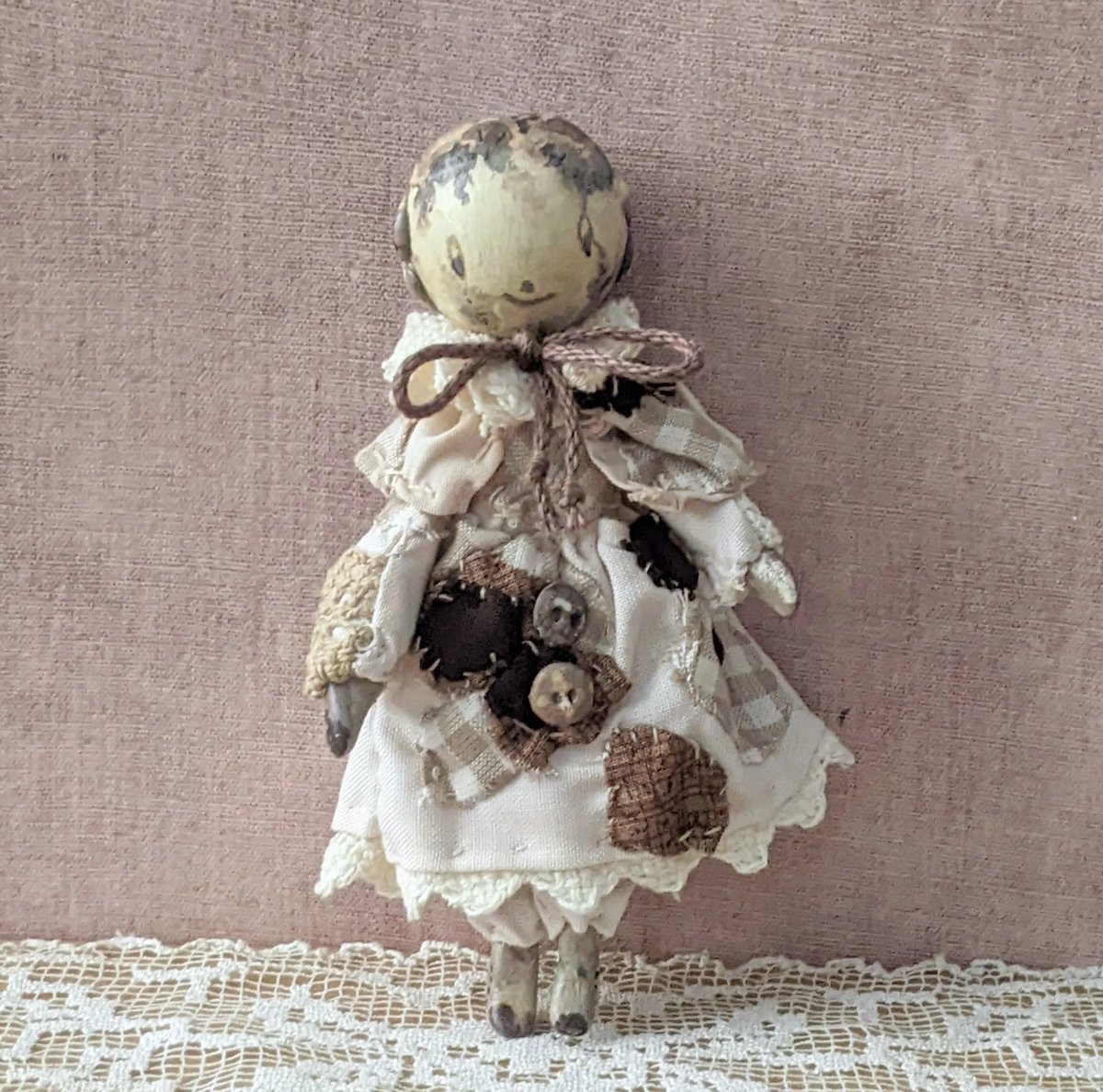 Wynfred1840's tweet photo. lady Gouldian Finch inspired doll , mouldy - inspired sam - doll  stocked within shop, Sommer 2026 https://t.co/E4ts3ZbBsJ
