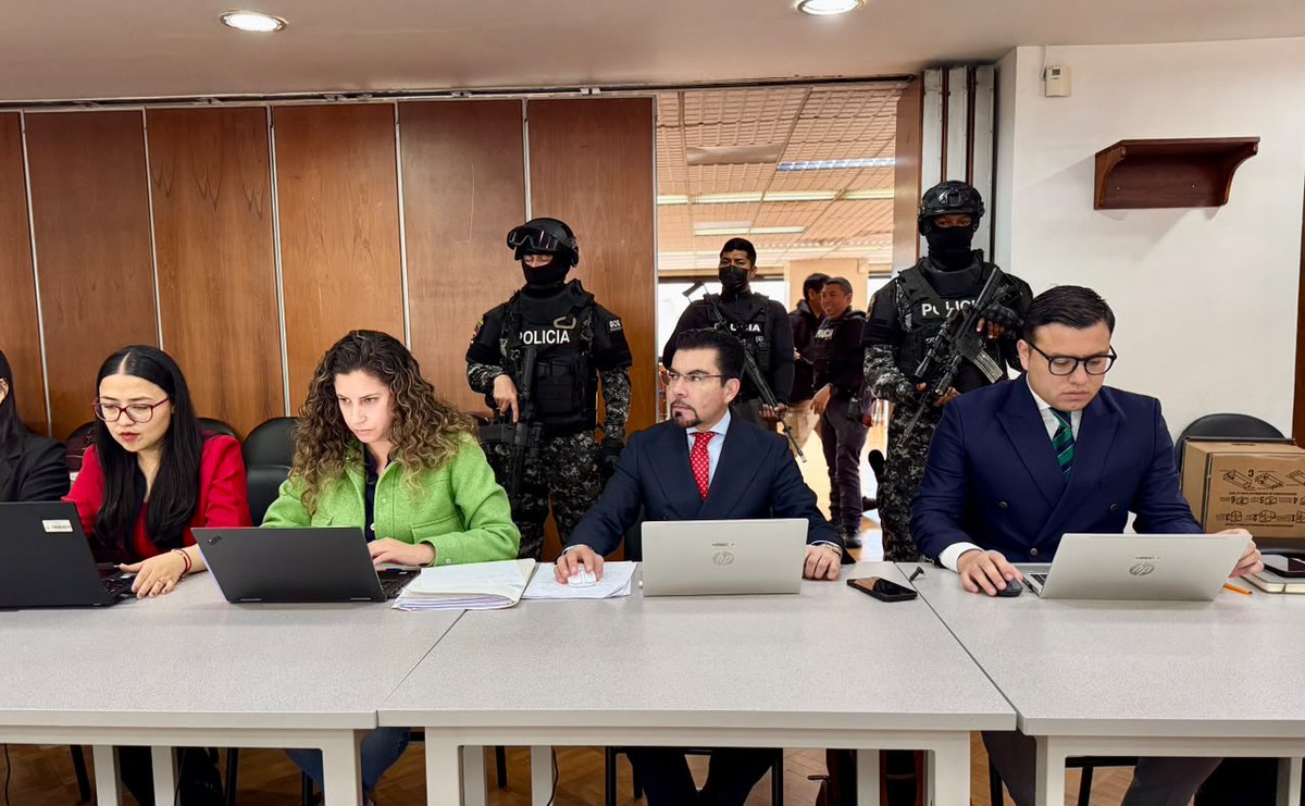 CorteNacional's tweet photo. 🔵#SalaPenalCNJ | Dr. Manuel Cabrera, Dra. Daniella Camacho  y Dr. Julio Inga reinstalan audiencia. https://t.co/SqSR3TwAiZ