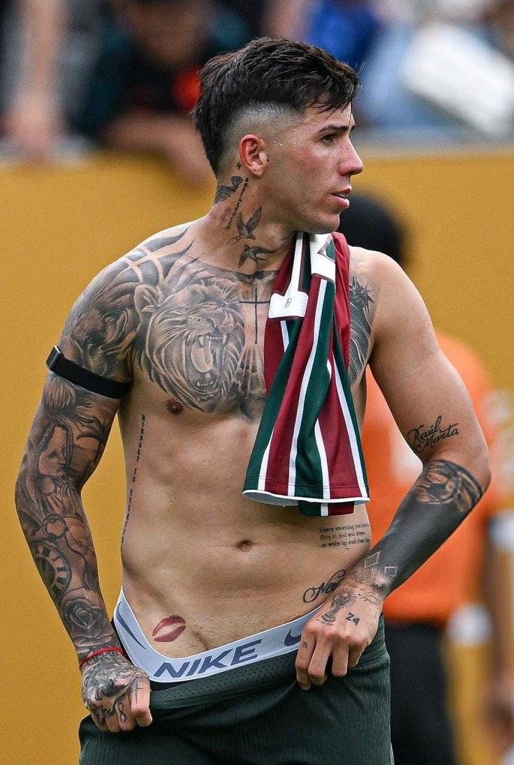 AllPop_BR's tweet photo. 🚨📸💋 Porque os jogadores da Argentina tem uma tatuagem de beijo? https://t.co/bIl8mOsNlN