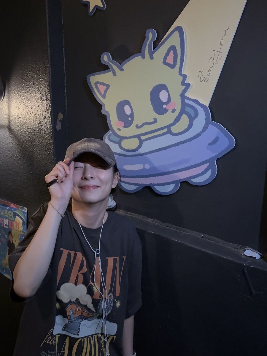 _709project's tweet photo. 왹셔니 등장  ͙ᐟ
여러 흔적을 남기고 떠났습니다 • • • 🛸 https://t.co/a4x6hnfAmj