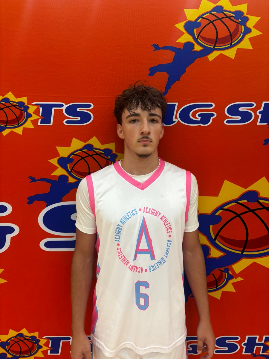 BigShotsGlobal's tweet photo. #BIGSHOTS #MyrtleBeachLive 

17u Platinum Live 

WBA Kinston - 55 
23 Joshua Holder 13 
14 Triston Malloy 11 

Academy Athletics - 49 
6 Colin Davis 14 https://t.co/kGMwMM2eWK