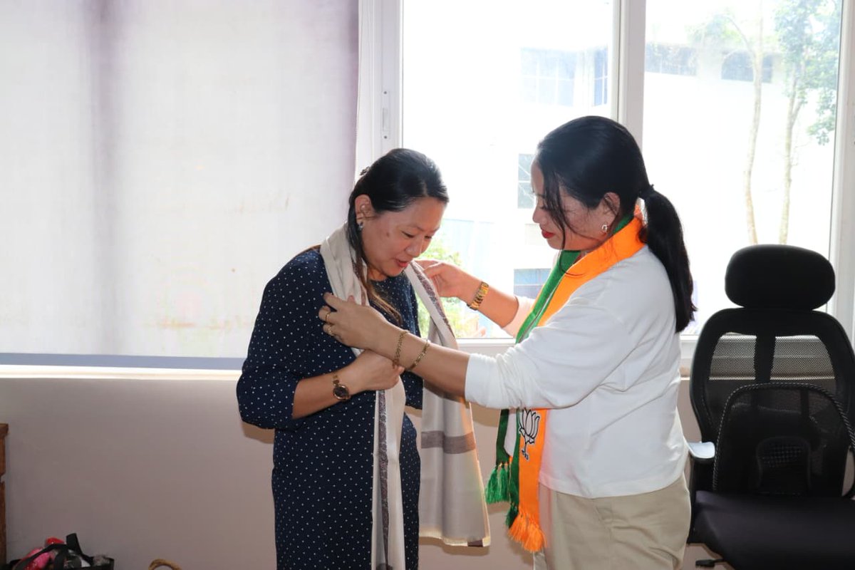BJP4Nagaland's tweet photo. Bharatiya Janata Mahila Morcha Nagaland team had the honour of presenting a Certificate of Appreciation to Dr. Rosy Tep, Vice Principal & Assistant Professor, Department of English, Tetso College, in recognition of her valuable contribution as Judge of the Poetry Competition organized by BJP Nagaland under the theme “Her Seat, Her Right, Her Time.”

We express our sincere gratitude to Dr. Tep for her support in making the event a success.

@BJP4India @NitinNabin @blsanthosh @anilkantony @YepthomiBen @YanthungoPatton @AbhayGiriBJPMP  @TRothrong
