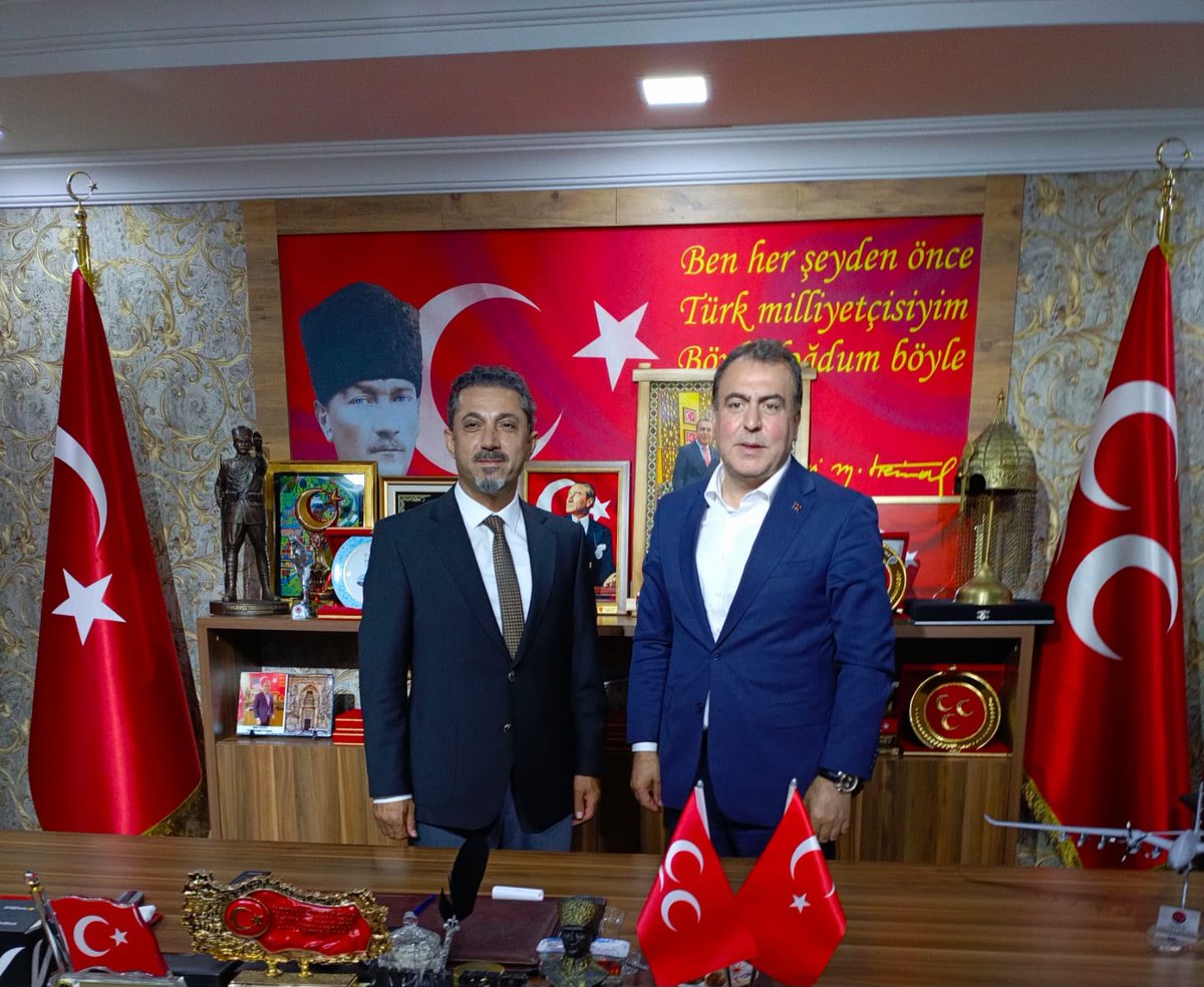 MHPeskisehir26's tweet photo. ES GROUP'TAN MHP İL BAŞKANI AYHAN SEZER'E ZİYARET
Es Group Yönetim Kurulu Başkanı Özgür Demirtaş ile Haber Merkezi Müdürü Tarkan Demir, Milliyetçi Hareket Partisi Eskişehir İl Başkanı Ayhan Sezer'i il başkanlığındaki makamında ziyaret etti.
#mhpeskişehir
#esgroup https://t.co/i61NUKwjDs